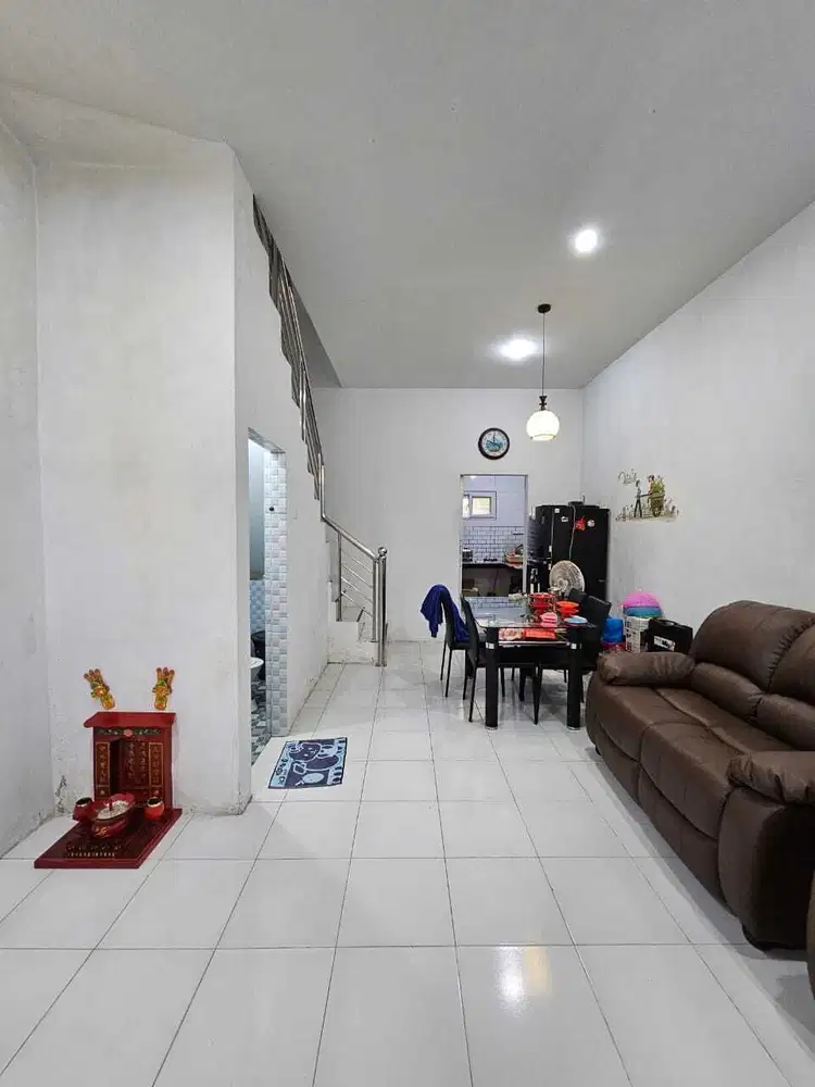 Dinual rumah di cendrawasih townhouse