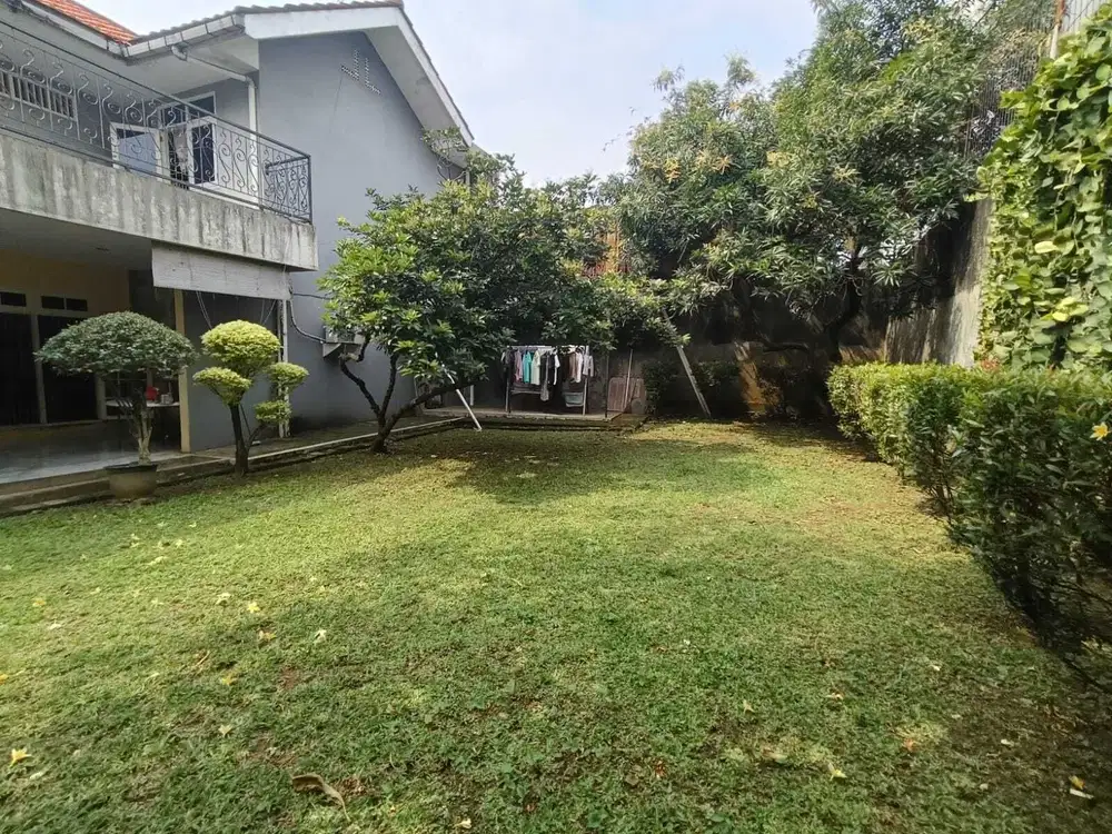 Rumah besar asri & sejuk 2 lantai dijual Pesanggrahan Jakarta Selatan