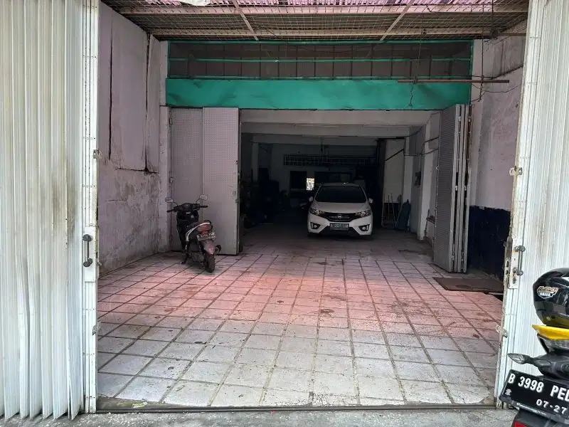 Dijual Ruko 3 Lantai Pinggir Jalan AM Sangaji