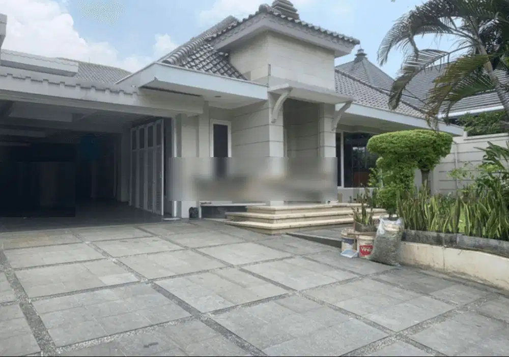 Rumah Mewah Di Menteng Dengan Kolam Renang