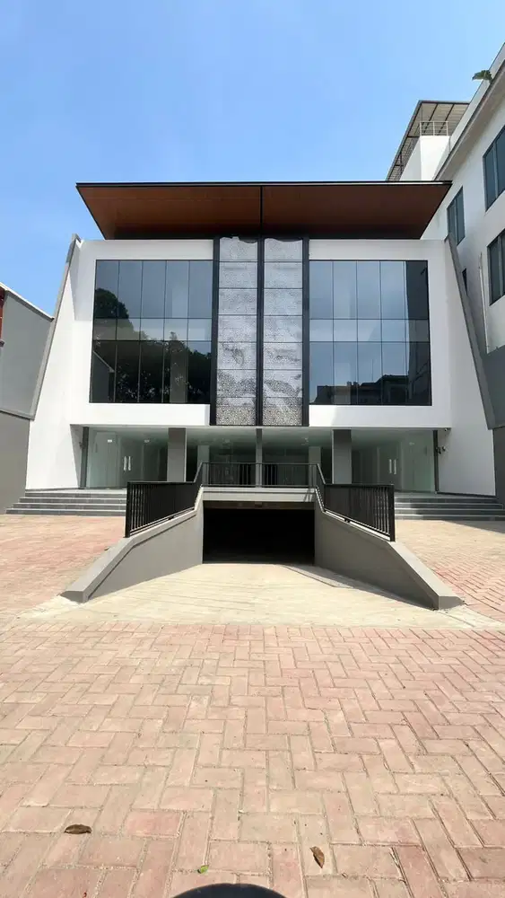 Dijual Gedung Baru Strategis 21 M Nego Jakarta Timur