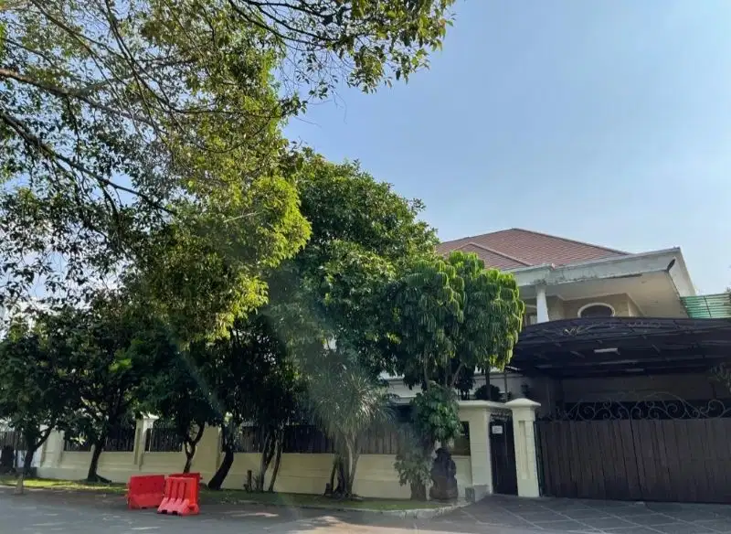 Dijual Rumah Mewah ada Swimming Pool di Simprug Golf Kebayoran Lama