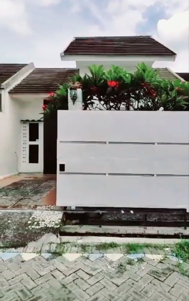 Rumah palem pertiwi menganti gresik, dekat royal residence puri safira