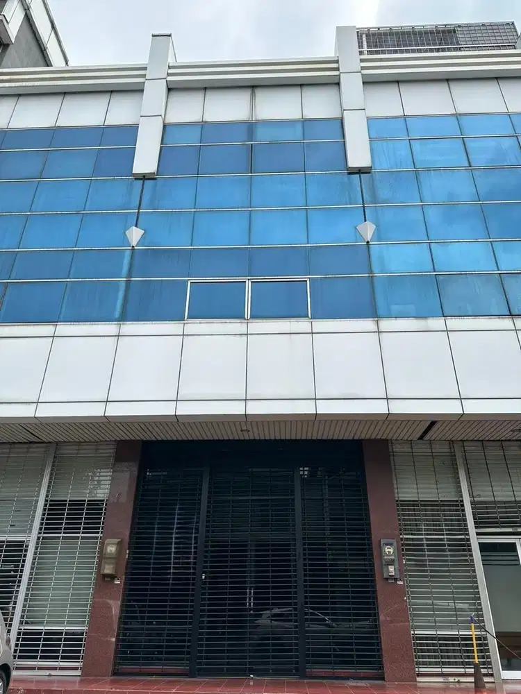 DIJUAL RUKO 3,5 LANTAI KAWASAN KEMBANGAN LOKASI STRATEGIS