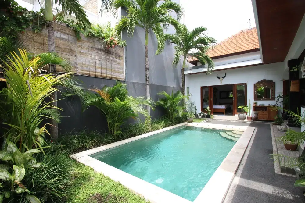 For rent villa 200m2 full furnish umalas kerobokan near canggu berawa