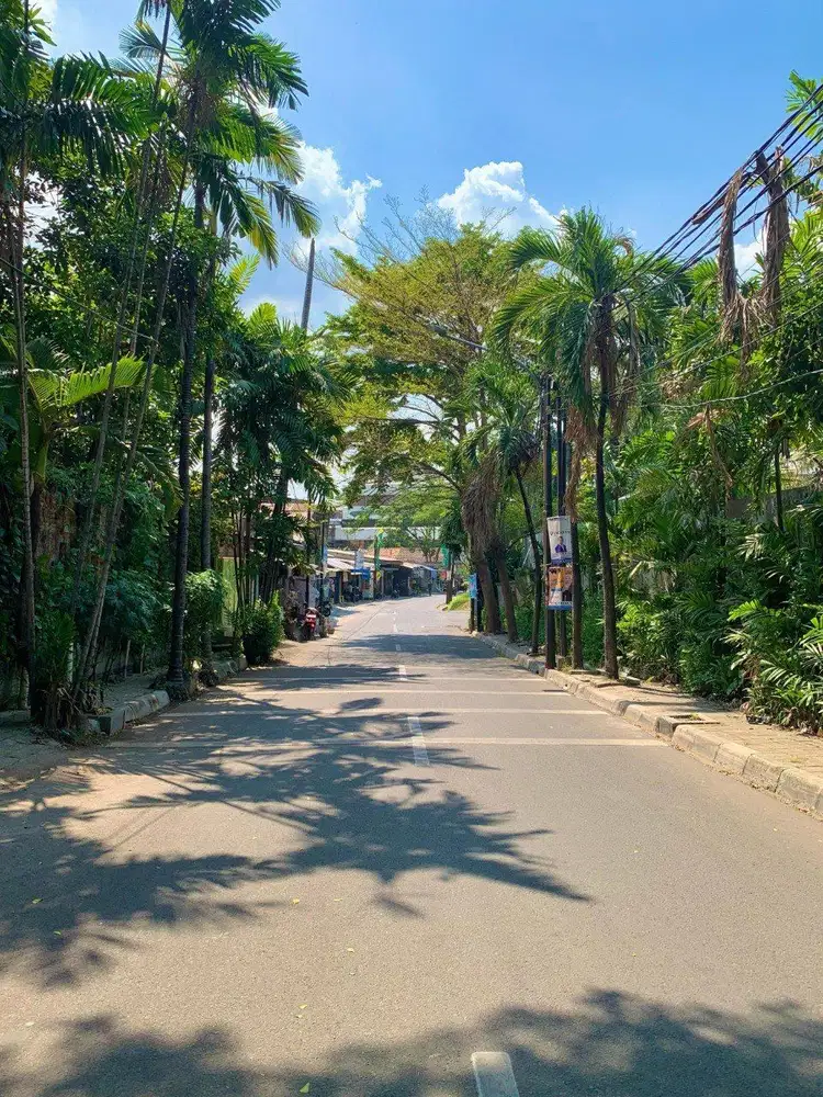 Rumah Lama Hitung Tanah Di Area Kebayoran Lama Jaksel