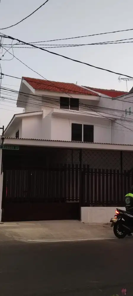 Rumah 2 lanti Krekot Pasar Baru Strategis Siap Huni