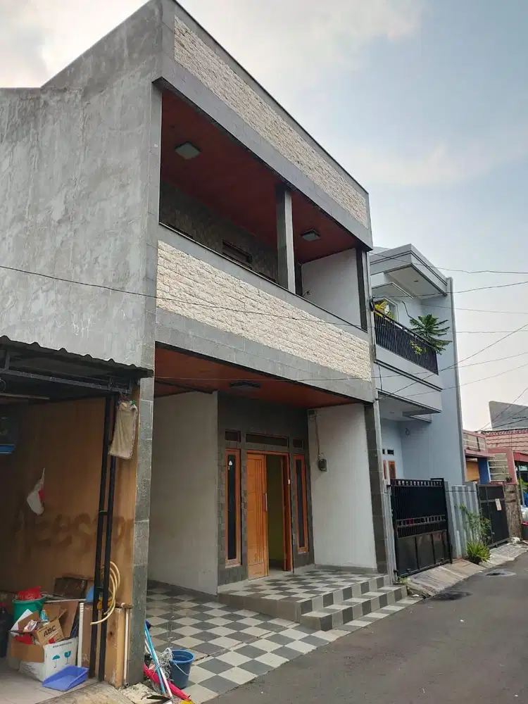 Rumah cluster 3 lantai larangan selatan bebas banjir