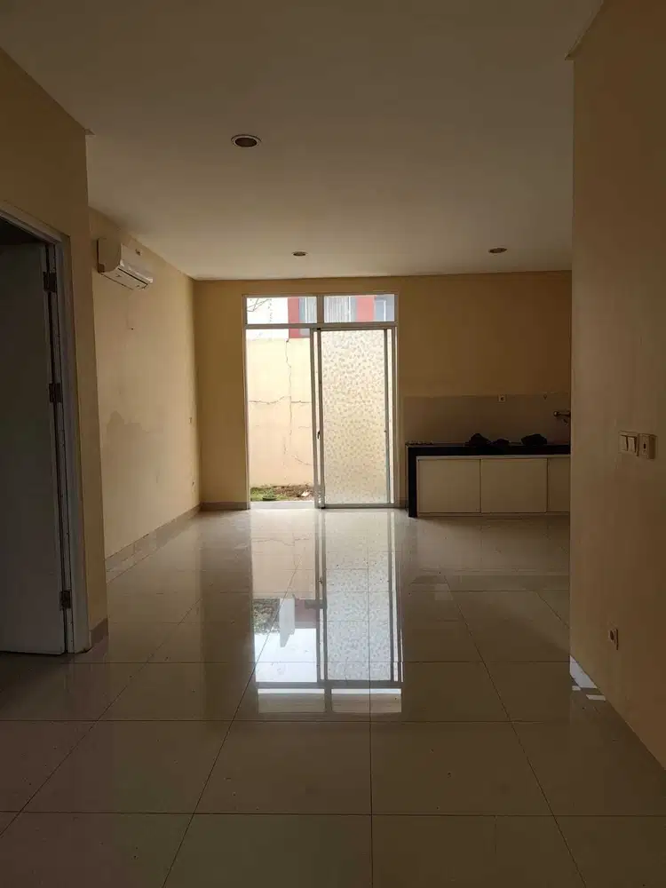 Rumah 2 Lantai Cluster Amerika Latin Dekat Kawasan Makanan Green Lake