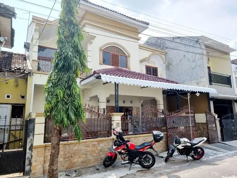 Rumah Bagus 2 Lt Dekat De Djolomadu Colomadu KRA