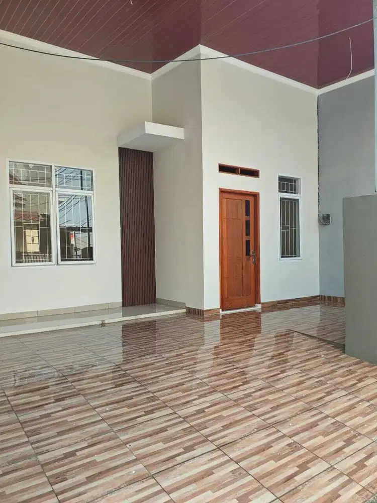 Dijual Rumah di Boulevard Hijau — Lokasi Terdepan, Harga di Bawah 1M!