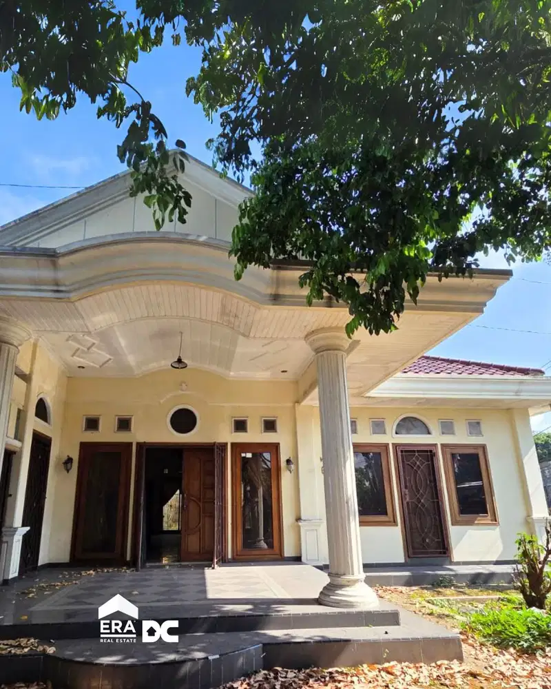 Rumah Mewah Hook Halaman Luas di Merak Sidomukti Salatiga