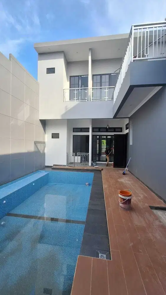 Rumah Ada Kolam Renang Dekat Akses Tol & Sekolah Griya Loka BSD City