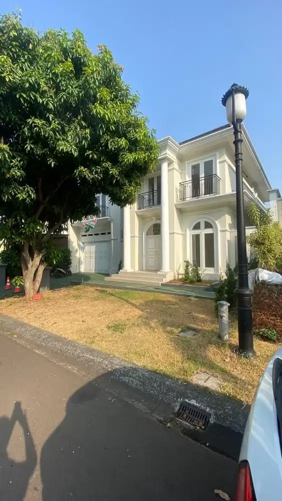 RUMAH ELEGANT RAPIH SIAP MASUK  FONTAINE BLEU GOLF BSD