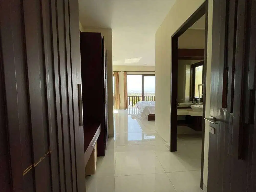 FOR SALE VILLA WITH AIRPORT AND OCEAN VIEW IN UNGASAN