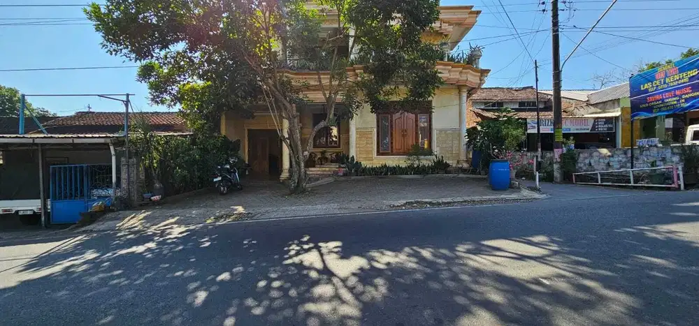 RUMAH ARTISTIK GUNUNG PATI