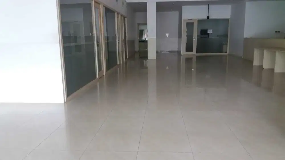 Disewakan Gedung Bagus Tengah Kota Jl. Soekarno Hatta Bandung