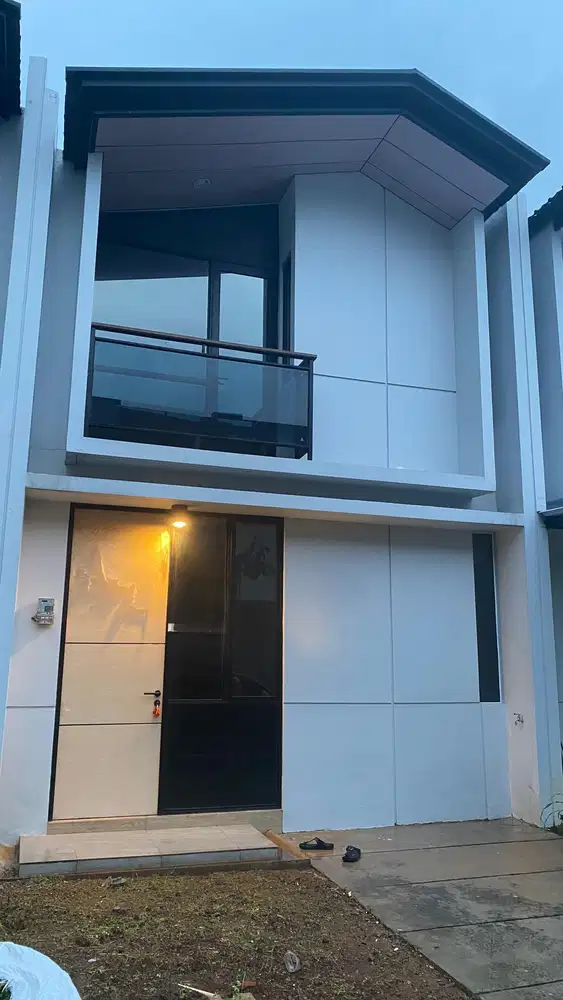 JUAL DAN DISEWAKAN RUMAH TINGGAL 2 LANTAI DALAM KOMPLEK CENDANA PARC