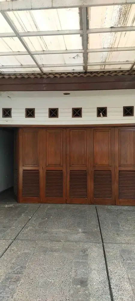 Di kontrakan rumah 2 lantai  Cipete Jakarta Selatan