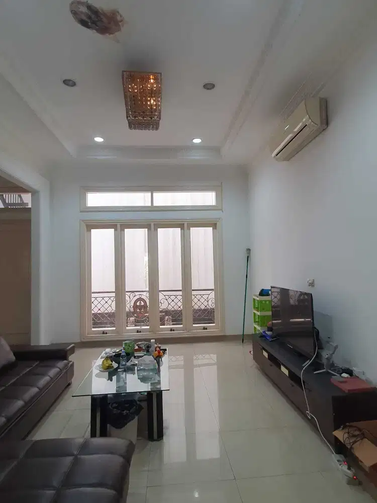 Disewa Rumah PIK Manyar 3Lt Uk 175m² at Jakarta Utara