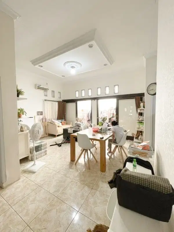 rumah beserta isi nya jantung kota serang