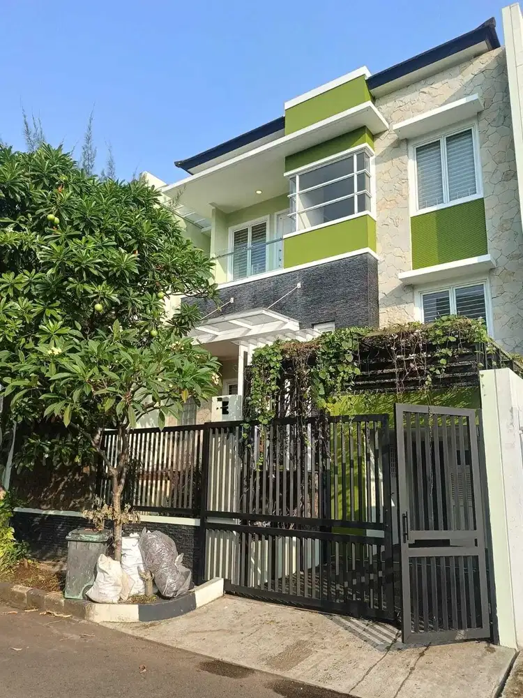 Rumah Mewah 3 Lantai Permata Buana Full Furnished Siap Huni!!