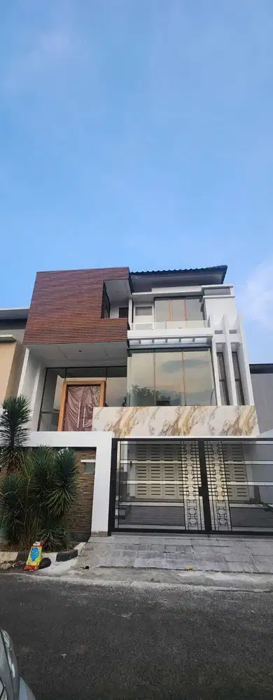 Dijual Rumah Mewah View Taman. 5menit dari Mal Puri Indah