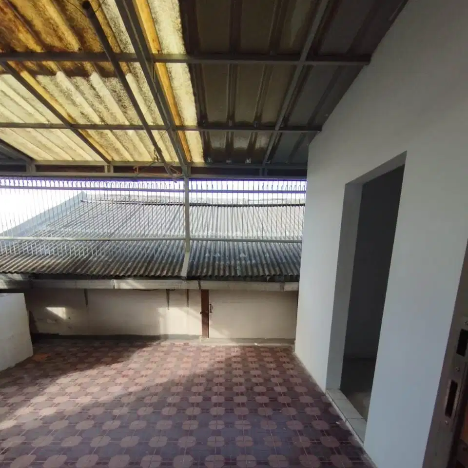 disewakan ruko taman surya 2lantai cengkareng kalideres