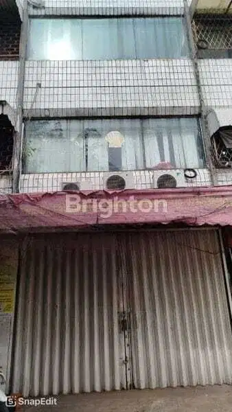 RUKO 3 LANTAI PINGGIR JALAN UTAMA LOKASI JAKARTA BARAT