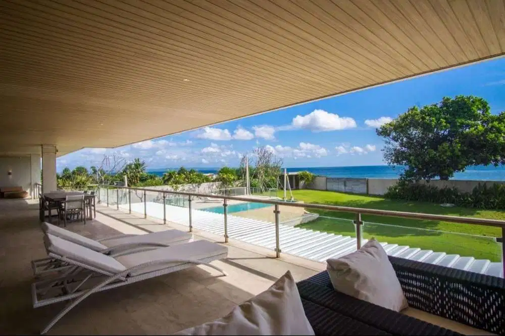 FOR SALE LUXURY BEACHFRONT VILLA IN BERAWA CANGGU