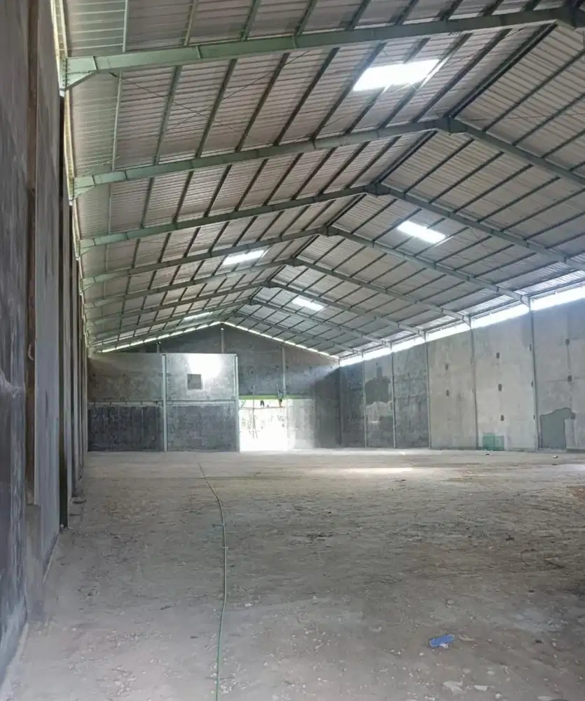 Gudang Bagus Bangunan Mandiri Ceiling Tinggi di Tigaraksa