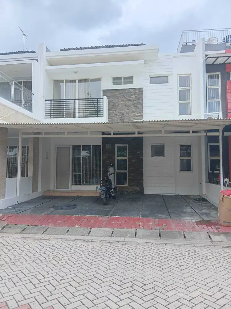 DISEWA Rumah di Golf lake residence 8 x 15 meter Siap huni