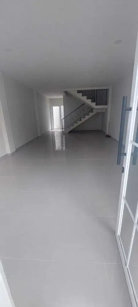 Disewakan Ruko Bangunan Baru di Cempaka Putih, Jakarta Pusat