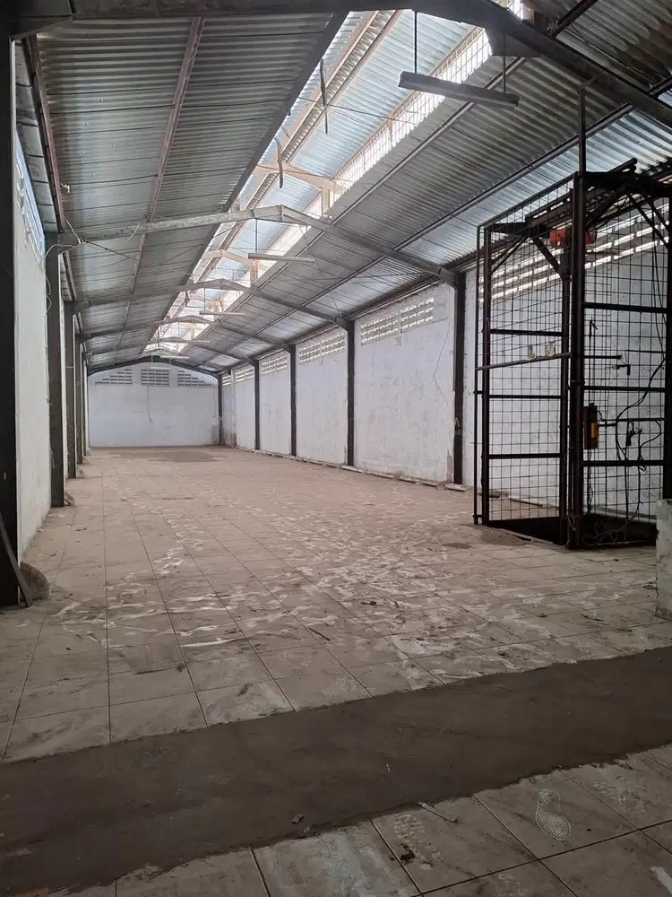 Dijual Gudang Bagus di Bandengan Luas 320m 2 Lantai