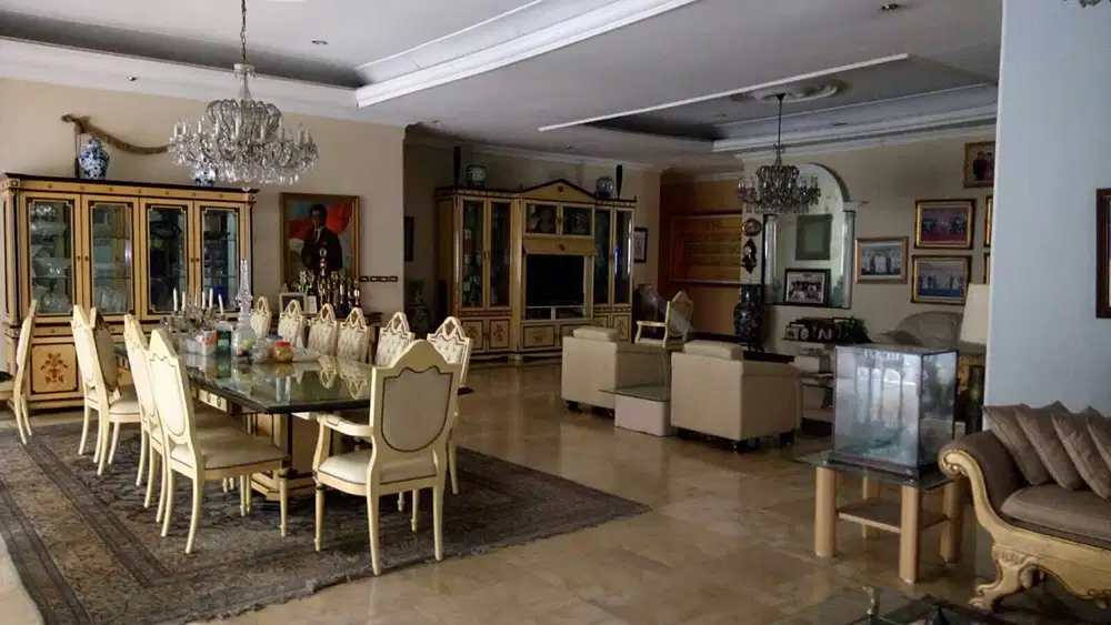 DIJUAL RUMAH MEWAH OLD MONEY KAWASAN GONDANGDIA MENTENG