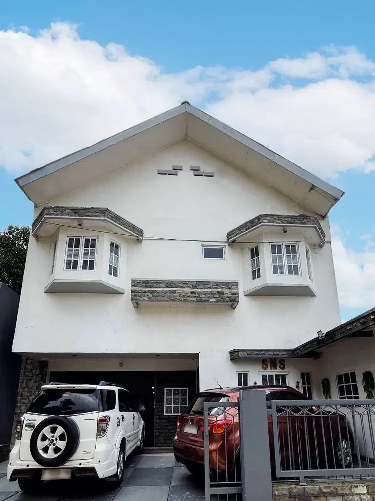 Villa Bagus Siap Huni Suasana Asri + Kolam Renang di Ciloto