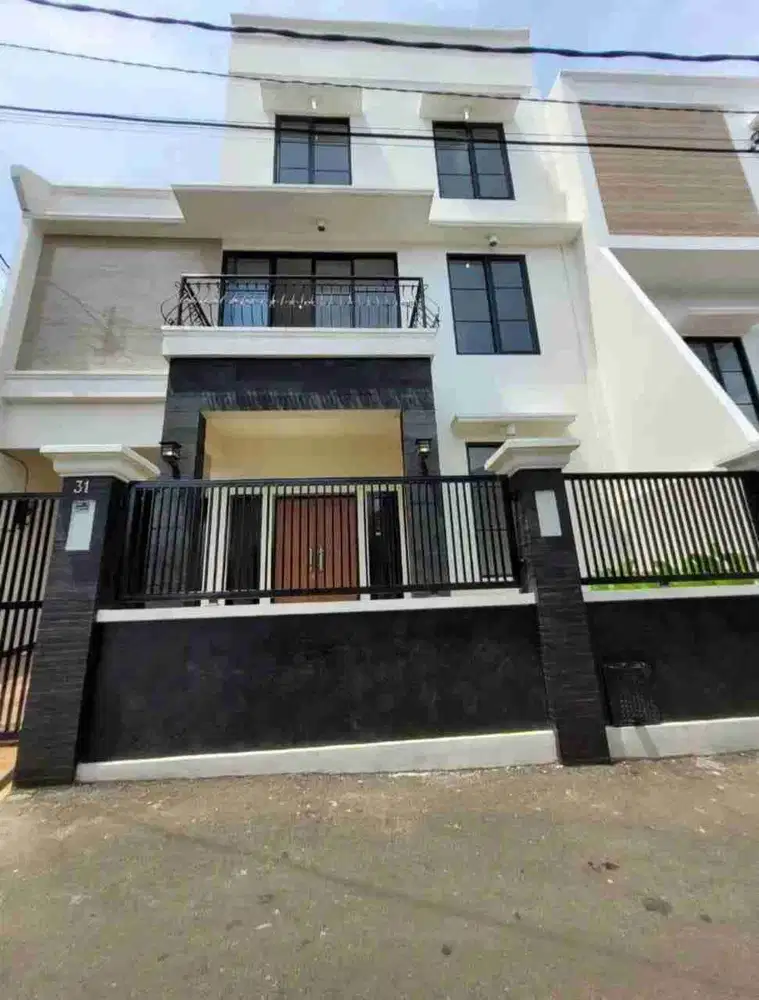 dijual Rumah 3 Lantai diKalibafa Duren tiga Pancoran Jakarta Selatan