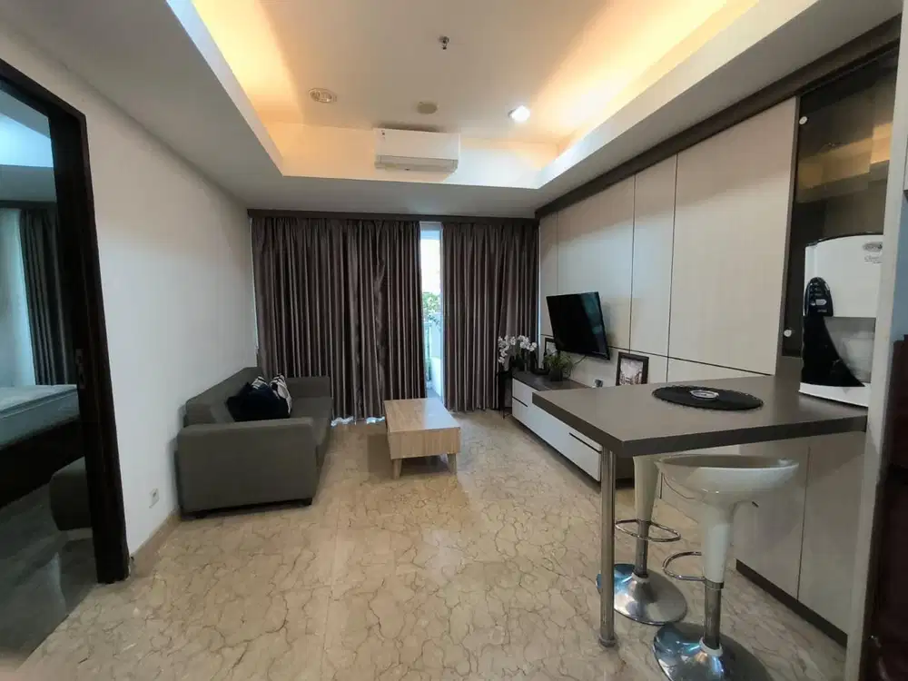 Disewa apartemen The Royale Springhill 1BR dengan private lift