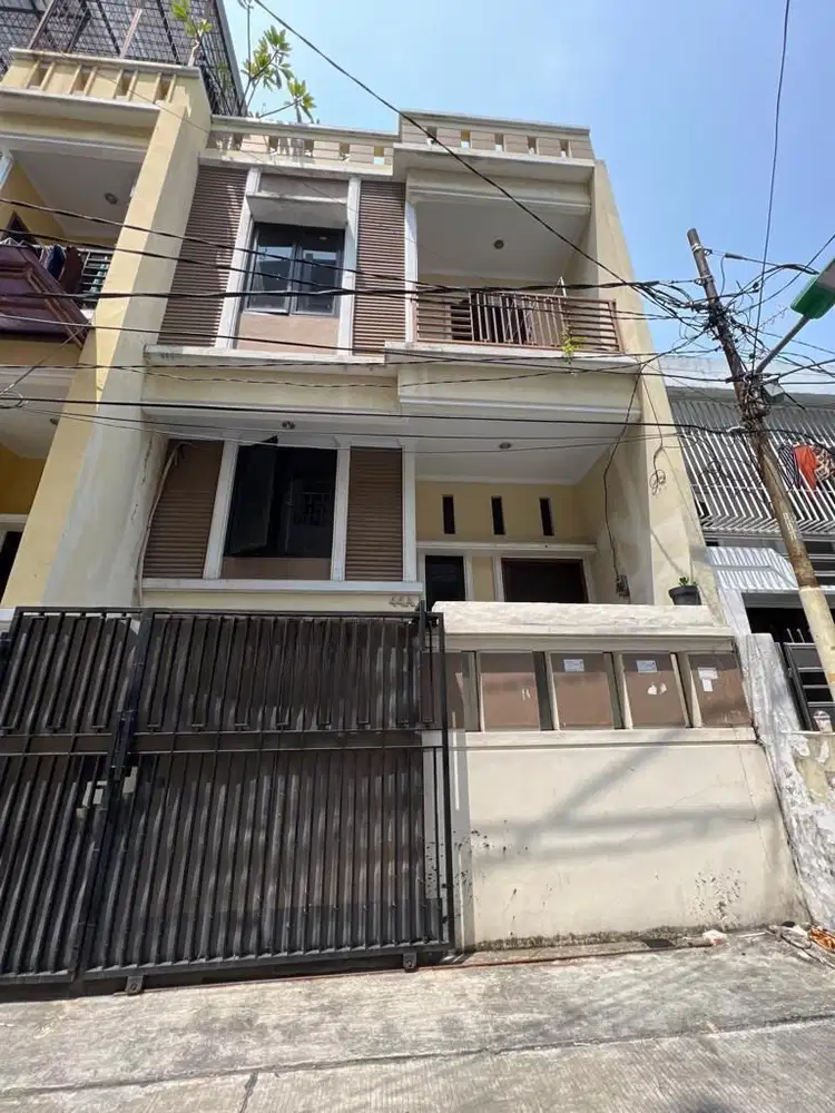 Rumah Baru 2,5 lantai di  Pademangan Timur Jakarta Utara