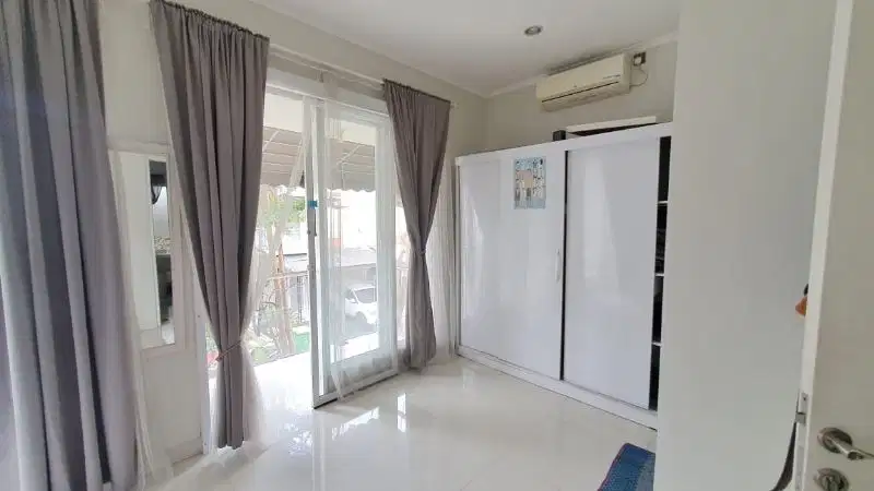 Rumah siap huni dalam cluster hanya 5 menit ke stasiun Sudimara