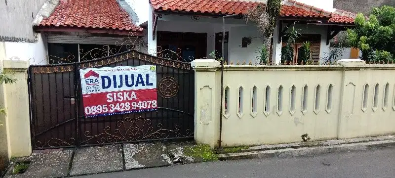 Dijual rumah kosan di pondok cina, hanya 2 menit ke stasiun Pocin