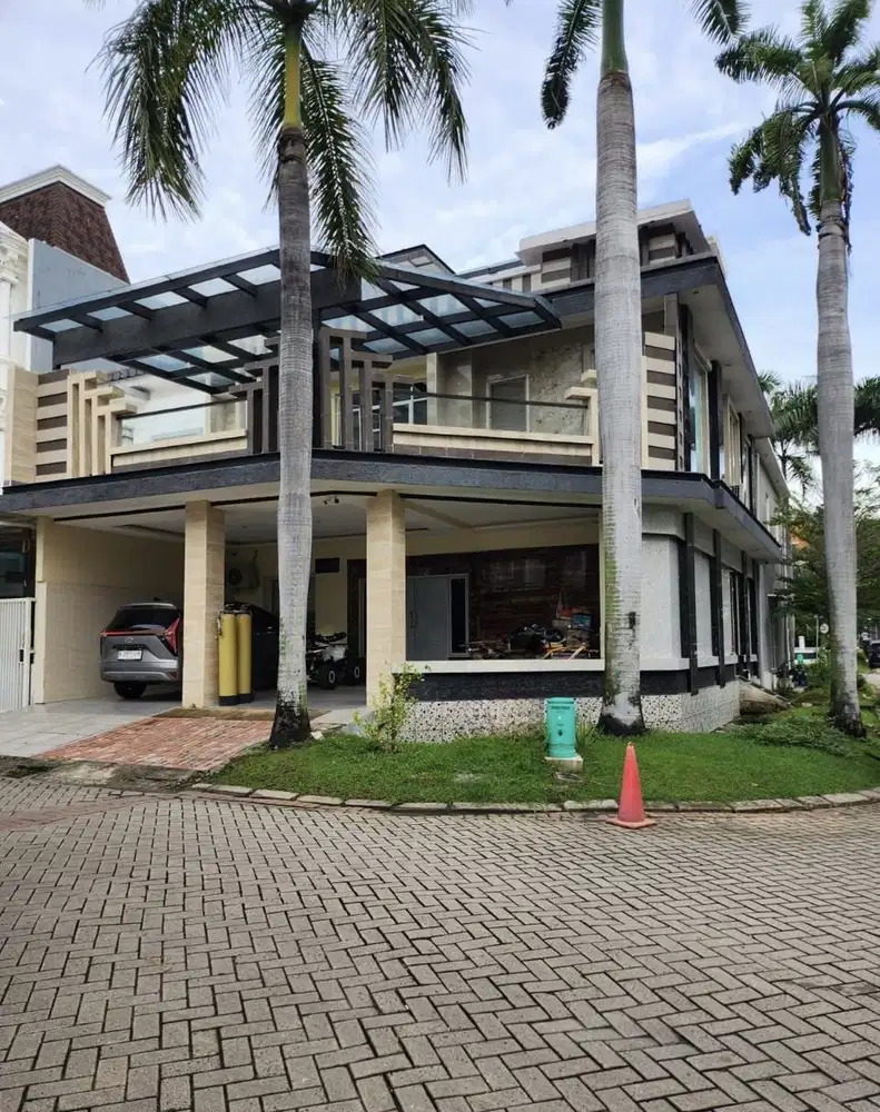 Rumah PIK Layar Permai 9,4x15 HOEK 3 Lantai SHM