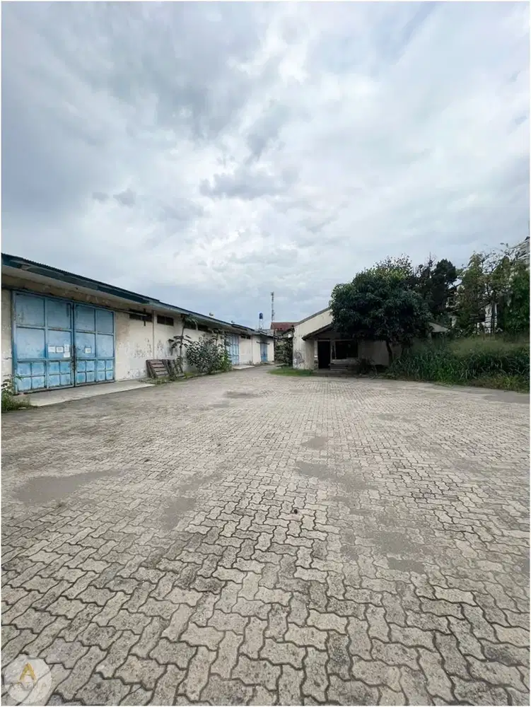 Gudang di Mainroad Kiaracondong Bandung siap pakai