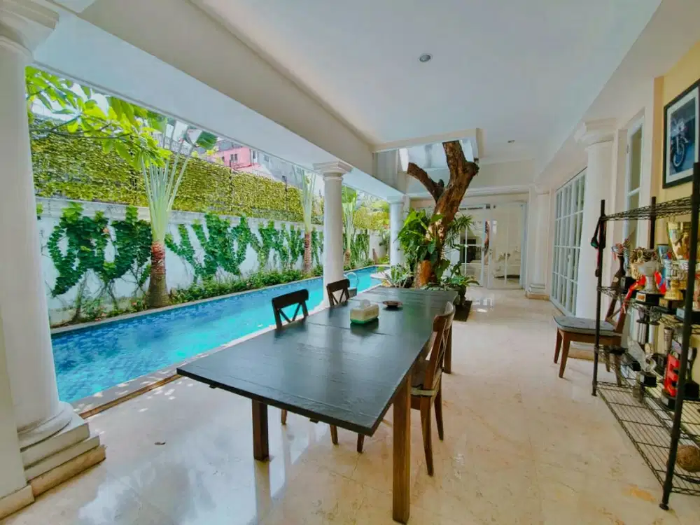 Rumah Klasik Mewah di Cluster dkt Stasiun MRT ada Pool, Cipete, Jaksel