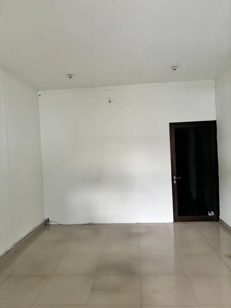 Disewakan Ruko siap pakai di Gunung Sahari, Jakarta Pusat