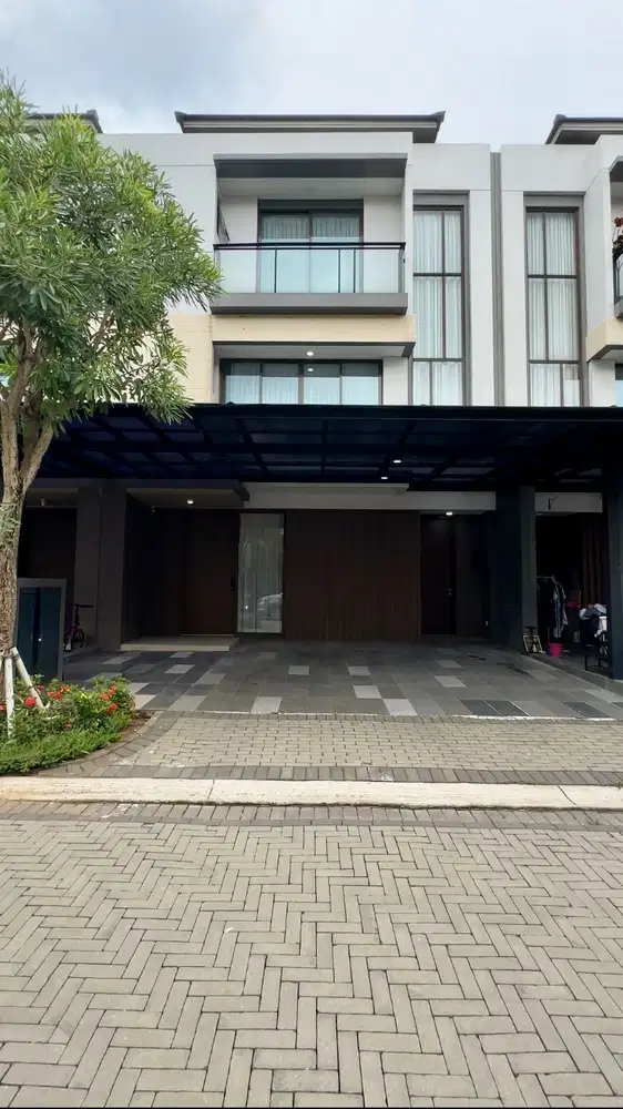 Dijual Rumah Cantik 3 Lantai Kawasan Elite The Zora Kimora BSD