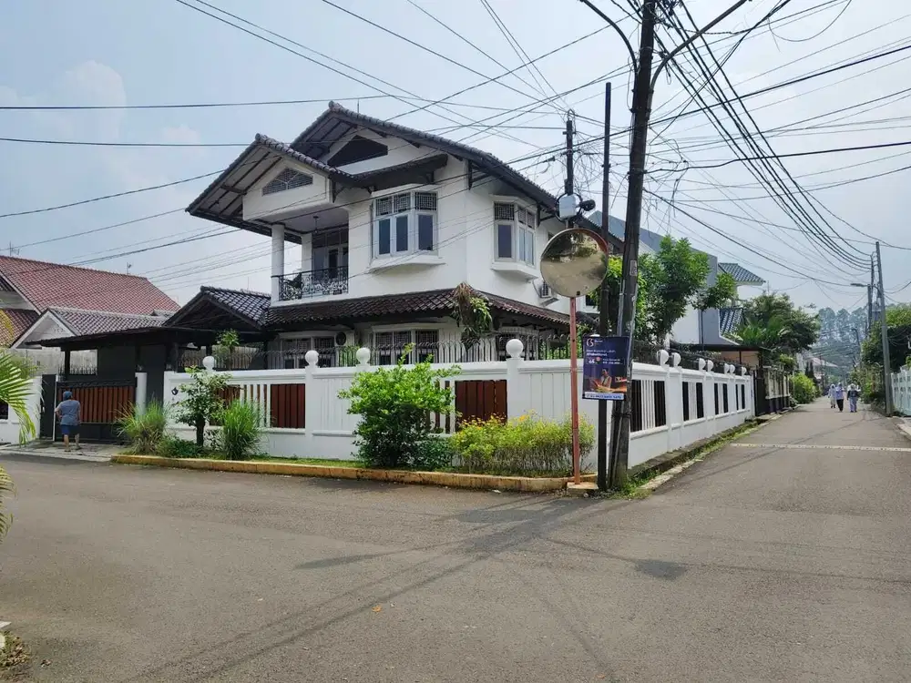Rumah Hook 2 lantai Siap Huni Duren Sawit Baru, Pondok Bambu, Jakarta
