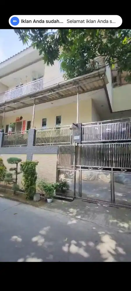 Rumah di Tegal Alur 3 lt dengan ac dan interior
