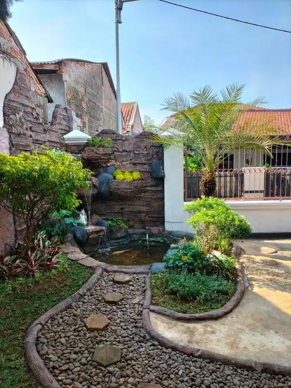 RUMAH PETUKANGAN LT 288m²