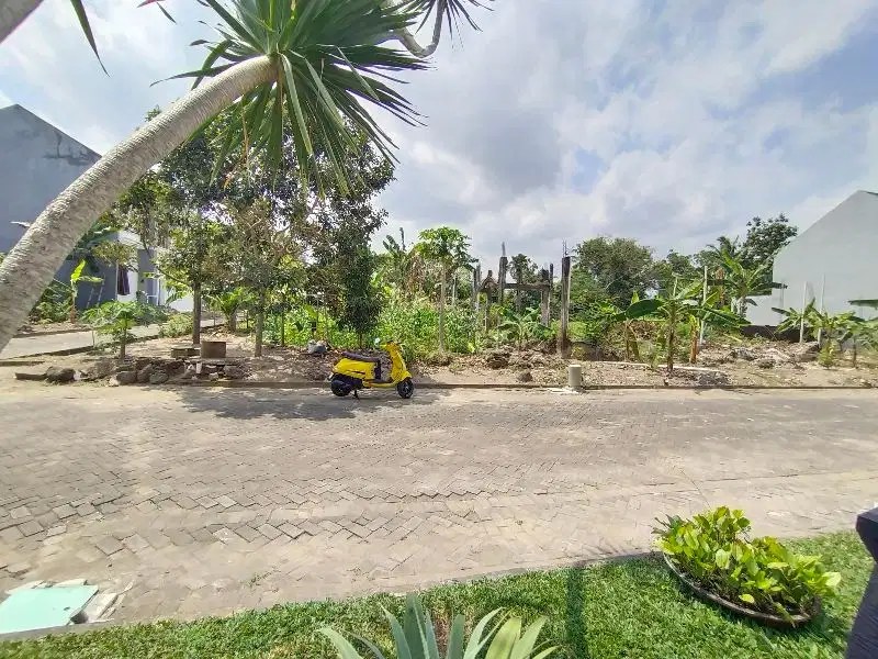 Tanah ada 3 Kapling dalam Perumahan   Jakal km7,5